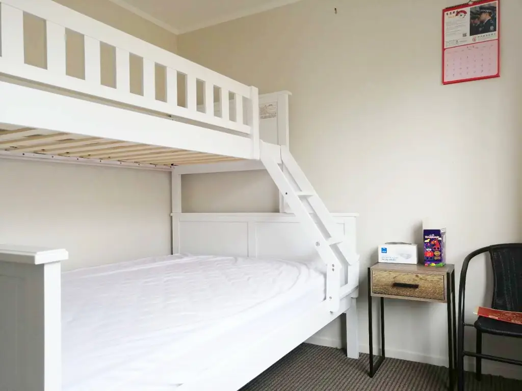 Well presented this fully furnished home (UPSTAIRS) offers 2 bedrooms and 1 bathroom