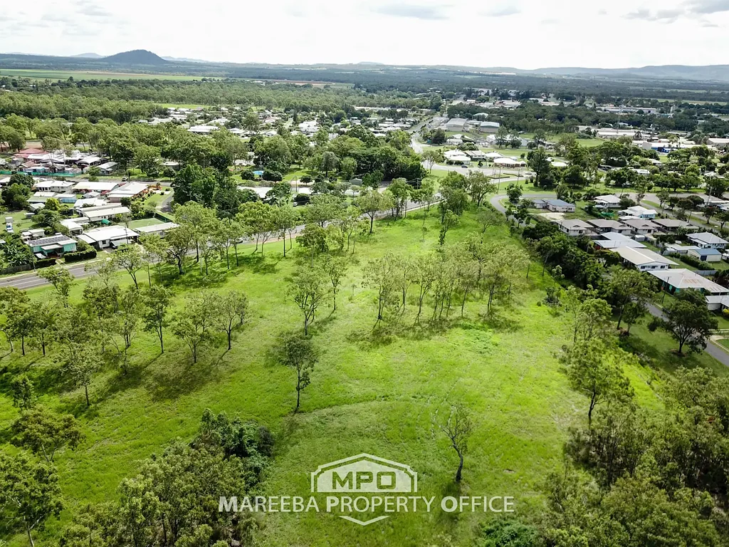 Mareeba  INVEST... DEVELOP... OCCUPY