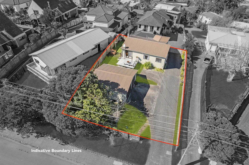 82 Browns Bay Road, Rothesay Bay, North Shore City, Auckland