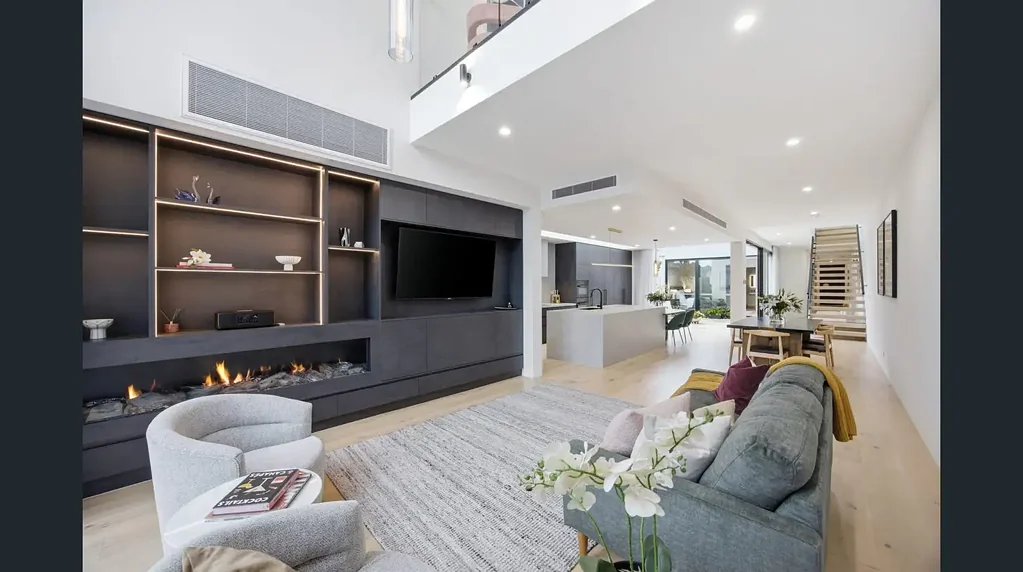 Architectural Excellence with Poolside entertaining