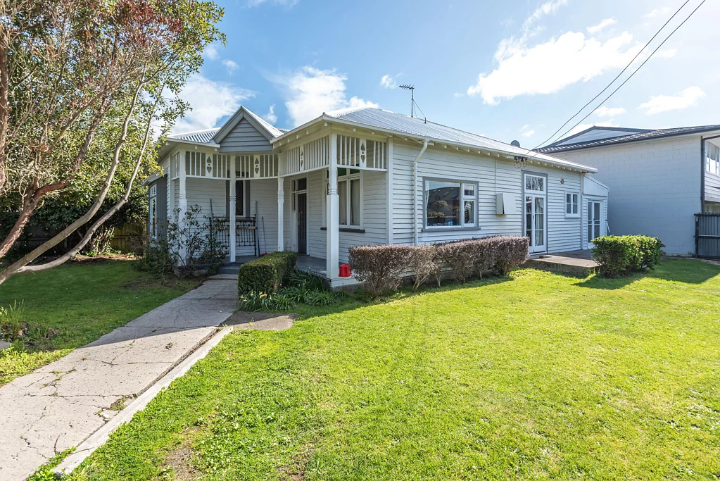 Saint Albans 4બેડરૂમ Love this Villa that needs love