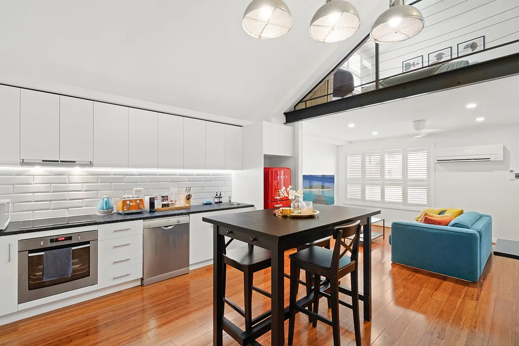Brisbane City 1कमरा Renovated Top-Floor Loft in Boutique Inner-City Building