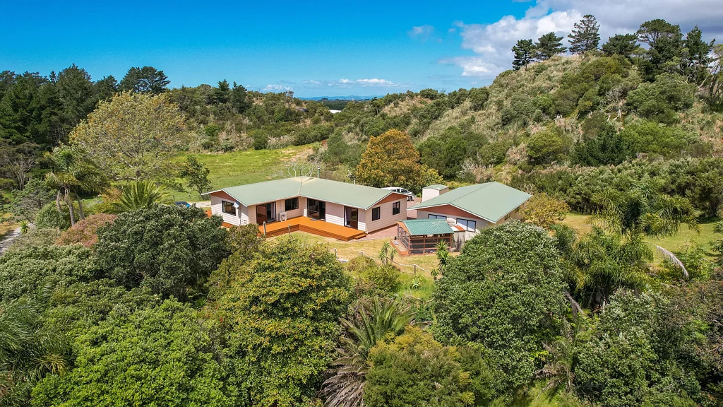 Houhora Lifestyle and location, what a catch!