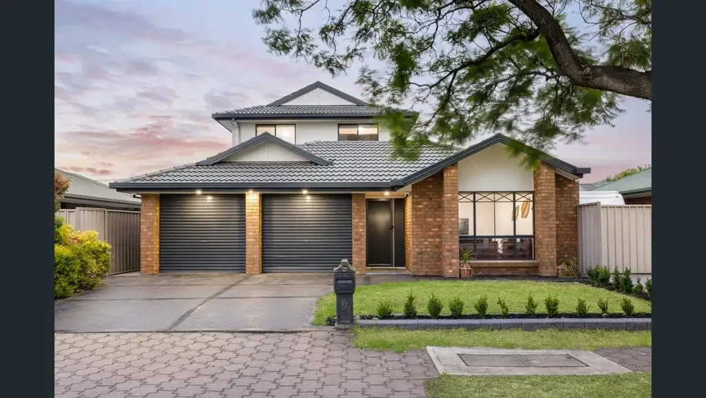 LARGE 5 BEDROOM 3 BATHROOM HOME IN GREAT LOCATION