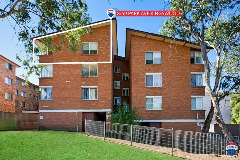 Kingswood 2Zimmer Walking distance to Kingswood train station. Perfect for first home buyers or astute investors.
