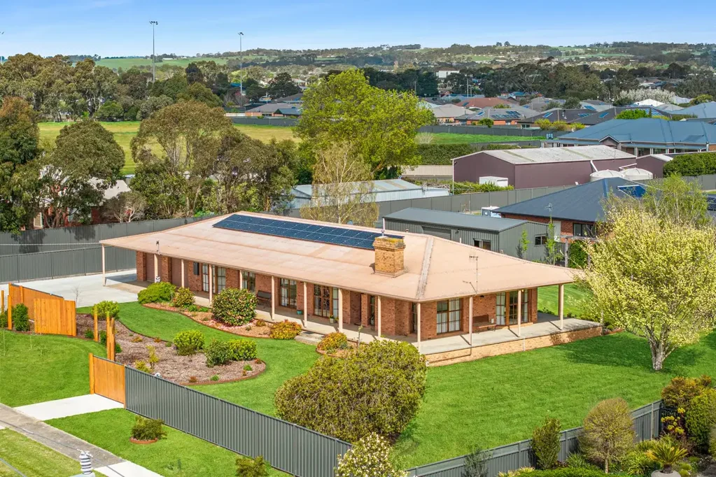 Colac 4غرفة نوم SPACIOUS FAMILY HOME AMIDST PEACEFUL GARDEN SETTING