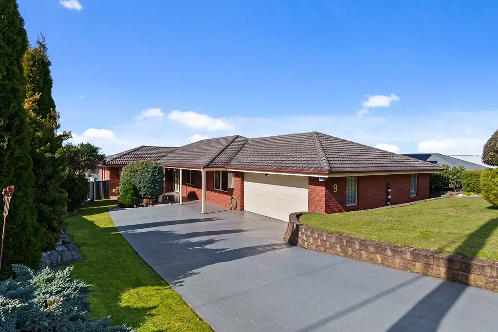 Latrobe 3房  Exceptional Living Space with an Outlook to Match