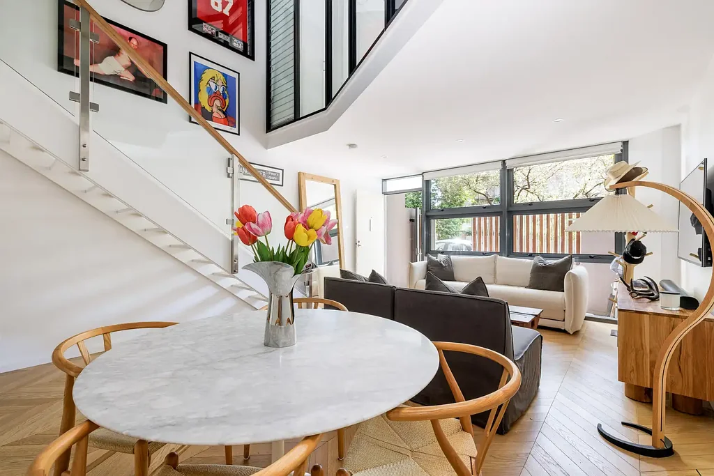 Paddington 2 Slaapkamer 'Whites' warehouse residence in parkside setting