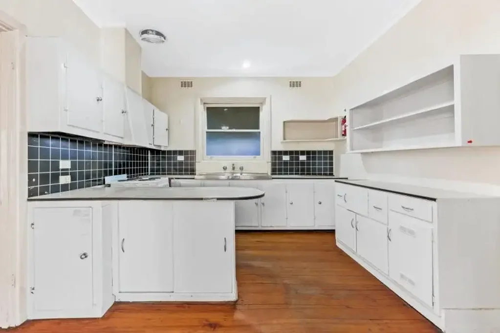 Sophisticated, Contemporary Living in Box Hill North