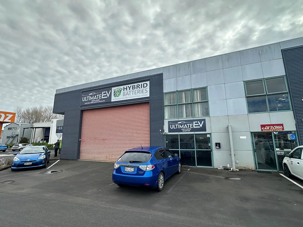 Glenfield  215M² WAIRAU WORKSHOP: EX-AUTOMOTIVE