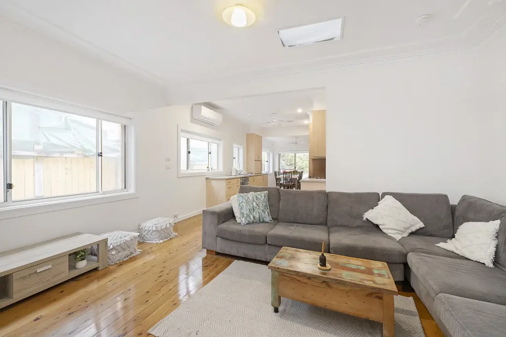 Maroubra 2Moenga Timeless Charm, Modern Comfort: 2 Bedroom Haven in Maroubra