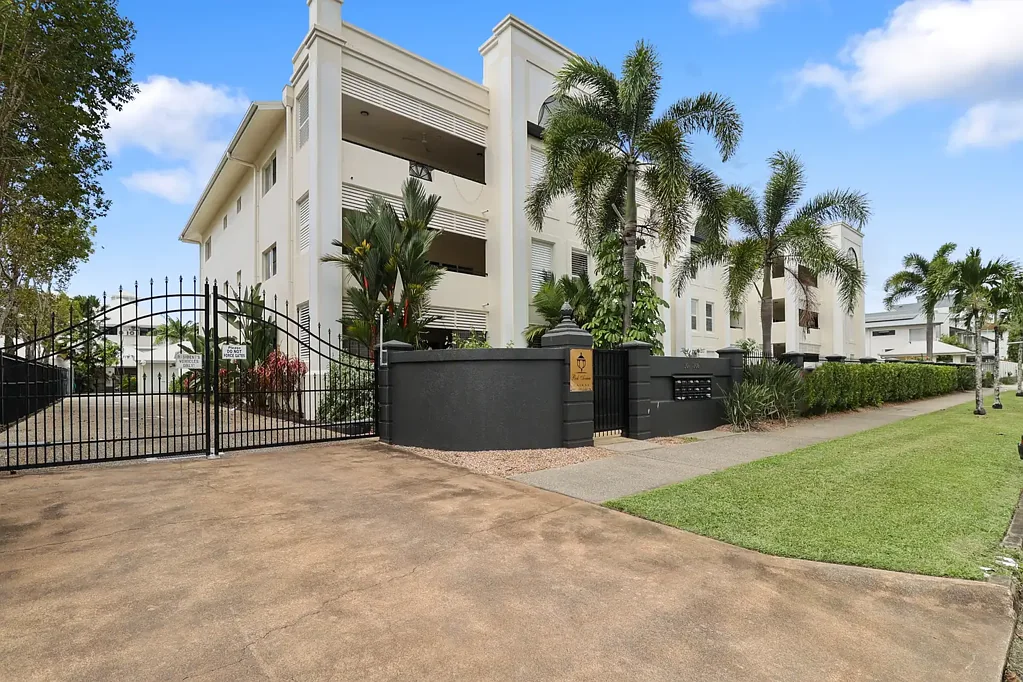 3-Bedroom Apartment One Street from the Esplanade
