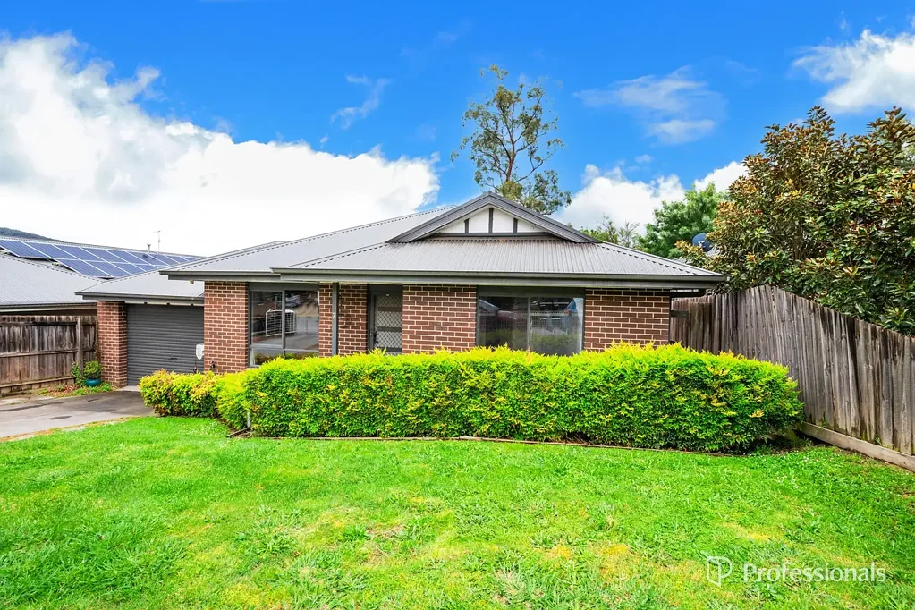 Yarra Junction 3ਬੈੱਡਰੂਮ CONTEMPORARY HOME WITH LUSH HILLSIDE OUTLOOKS