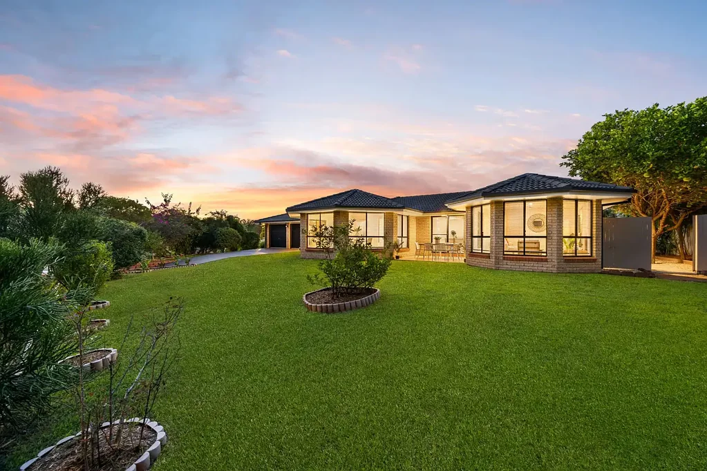 Springfield 4غرفة نوم STYLISH, ELEVATED FAMILY LIVING IN CONVENIENT LOCALE