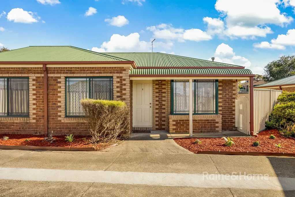Sunbury 2 Bedroom Wonderful Opportunity in a Prime Sunbury Location