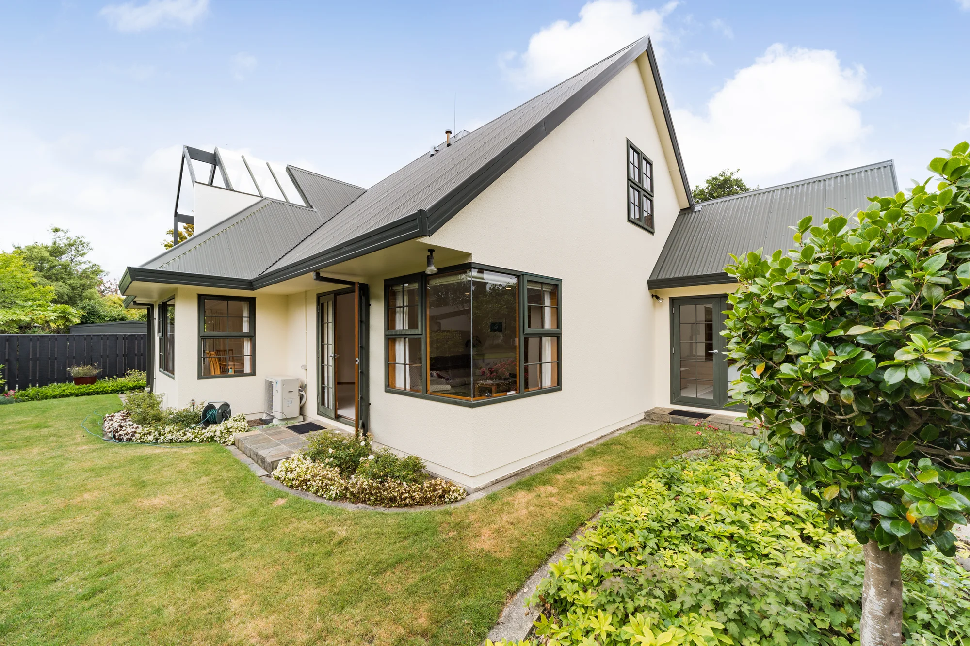 Fitzherbert 4બેડરૂમ Prompt sale required - 260m2 family home