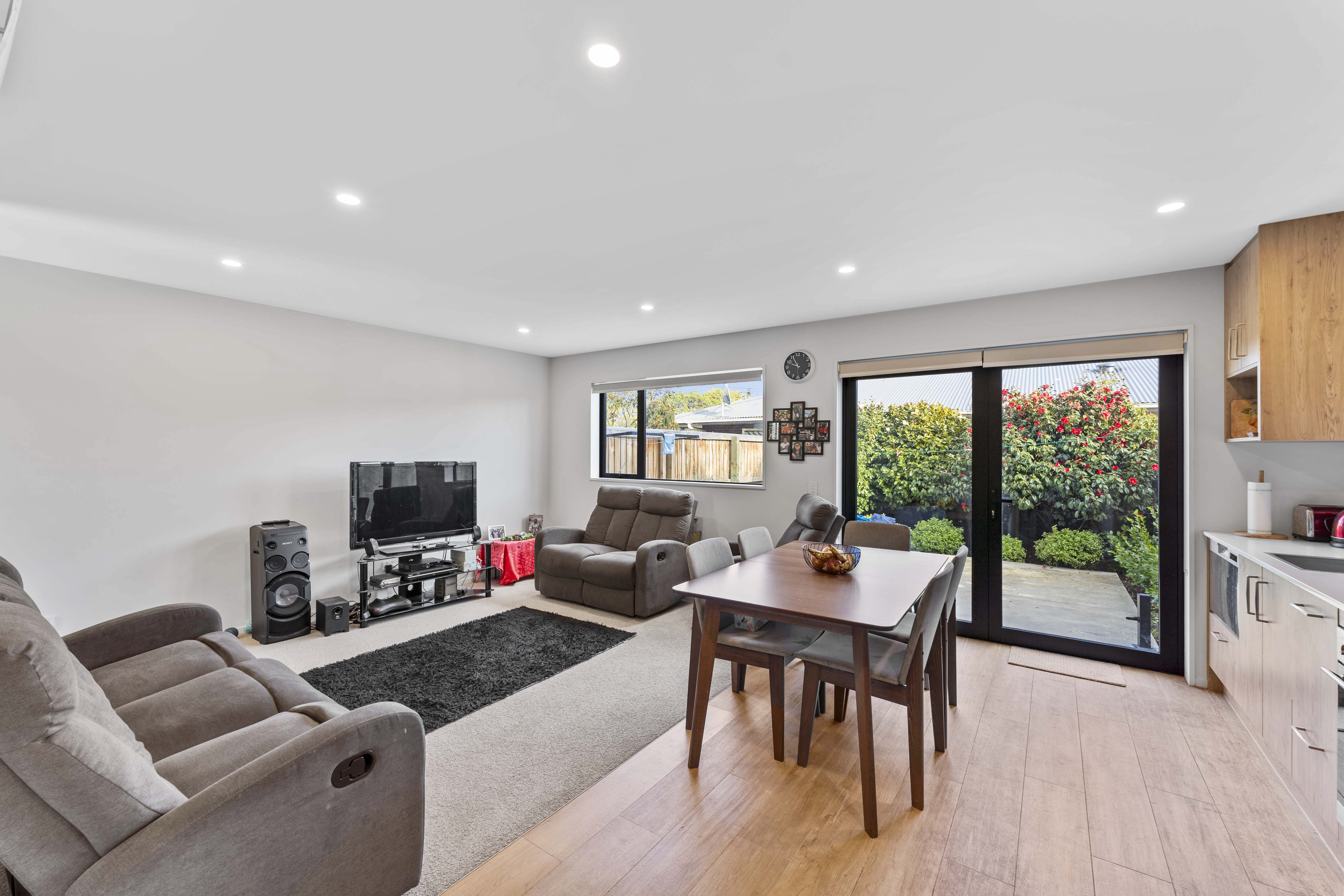 2/17 Hornbrook Street, Waltham, Christchurch, 2房, 1浴, Townhouse