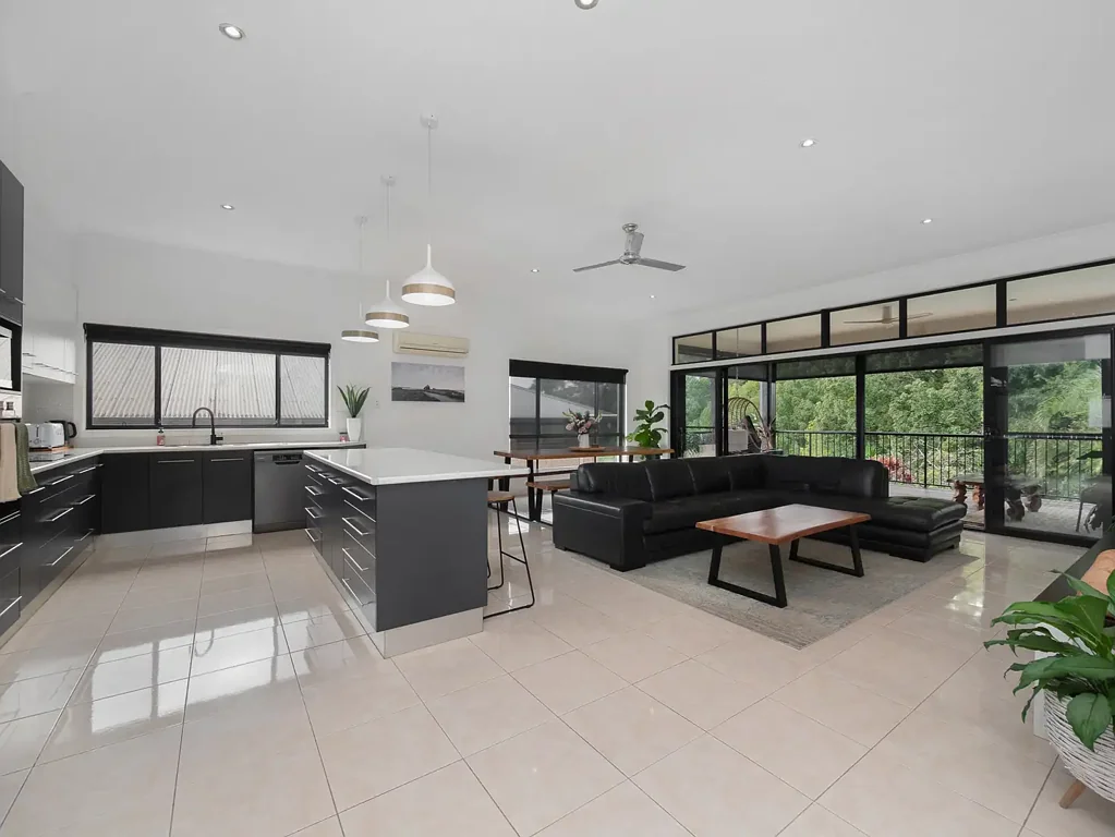 Goonellabah 4બેડરૂમ Executive Home in Dress Circle Location