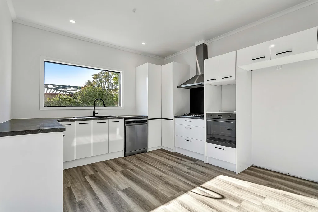 Stratford 3બેડરૂમ Modernised Charming Home and X large 7 x 12 Shed!