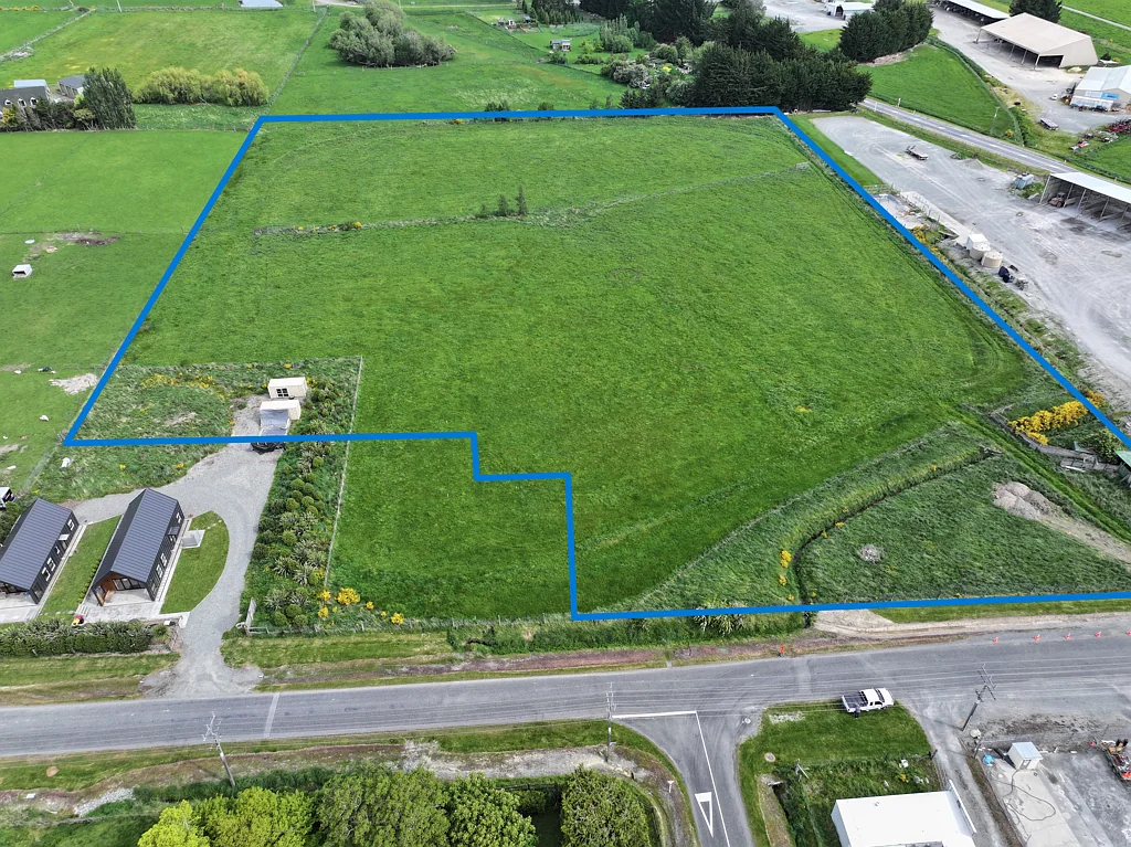 Lumsden Positioned For Growth - Bareland With Potential