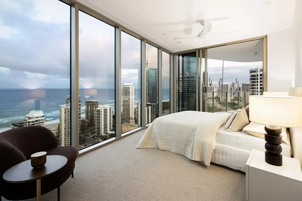 Main Beach 2chambre Brand-New Level 26 Luxury Apartment with 270° Coastal Views