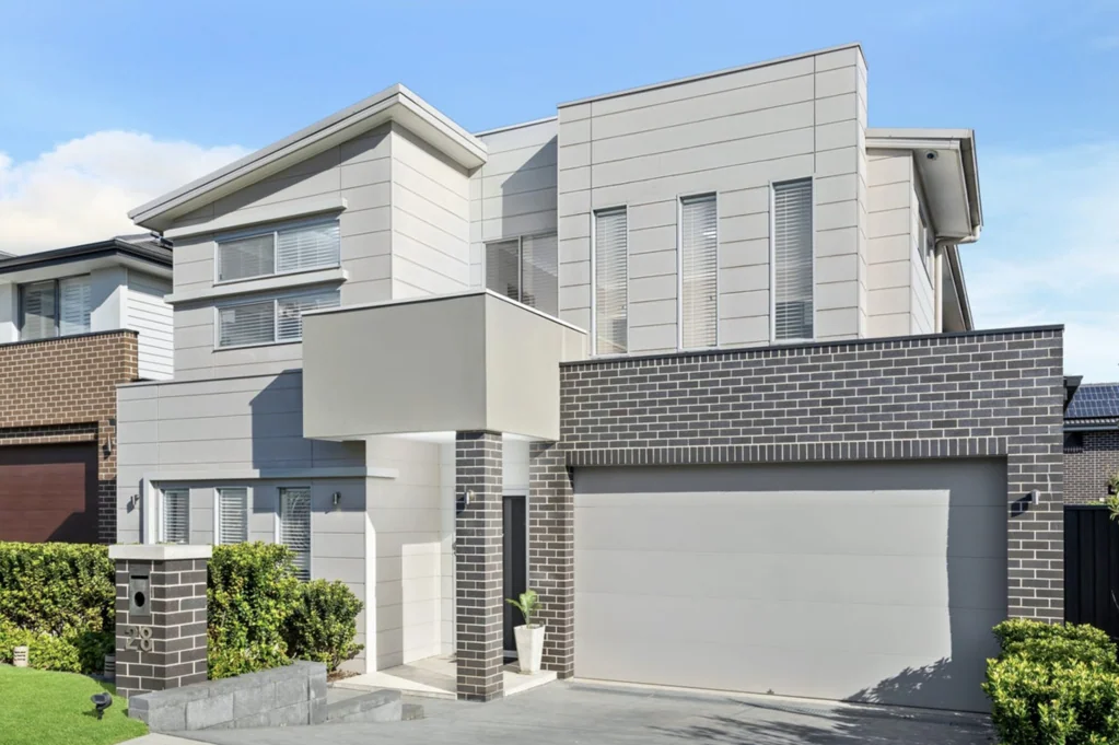 Stunning 4 Bedroom Home with Swimming Pool!