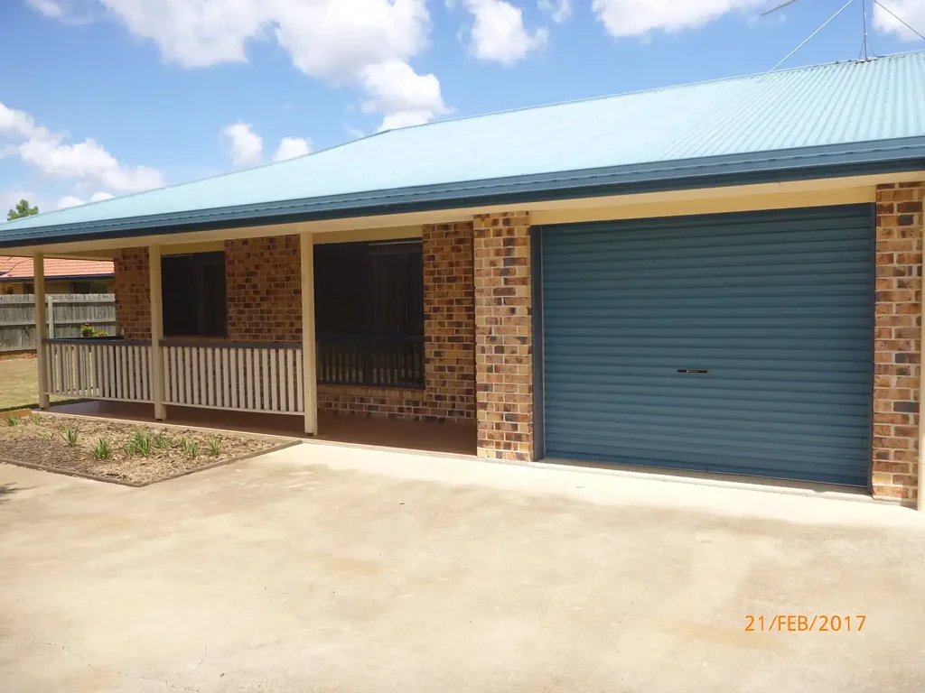 Brick Unit in Quiet Cul-de-Sac