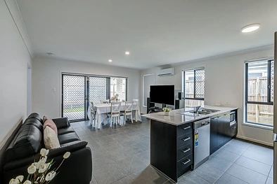 ਰਹਿਣ ਵਾਲਾ ਕਮਰਾ - 8 Optima Street, Ripley, QLD 4306