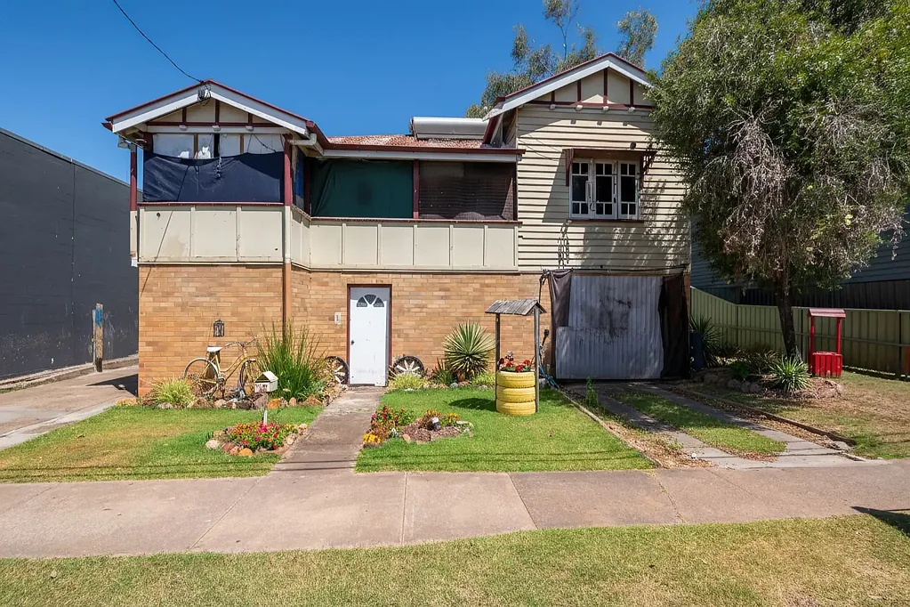 Lowood 3Kwarto Discover the Perfect Country Lifestyle - A 3-Bedroom Haven on a Large Lot in Lowood!
