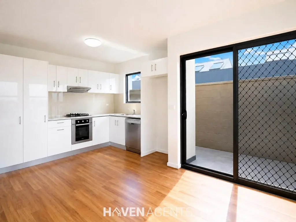 MODERN TWO STORY THREE BEDROOM APARTMENT I HAVEN AGENTS