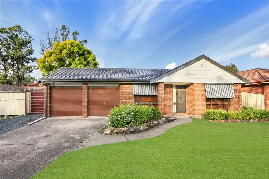 Bligh Park 4Kwarto 4 Bedroom Home with 9m x 7m (approx) shed