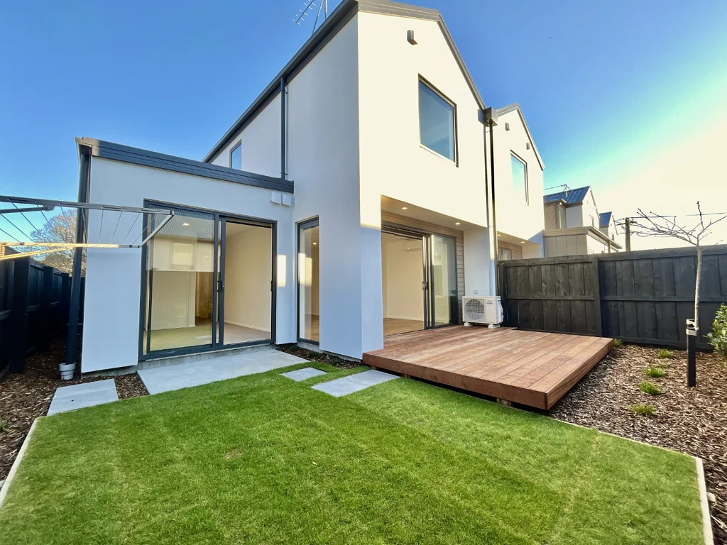 Modern 3-Bedroom Townhouse