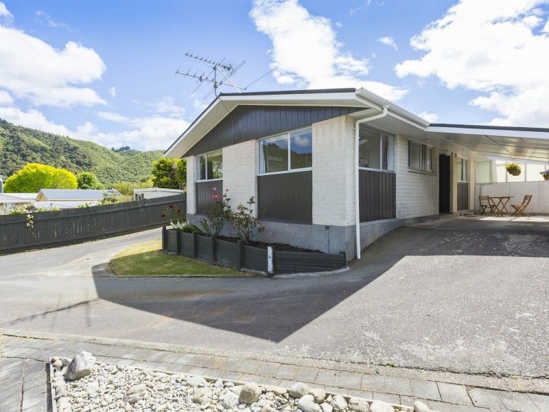 24b Haylock Grove, Totara Park, Upper Hutt, 2 Bedrooms, 1 Bathrooms