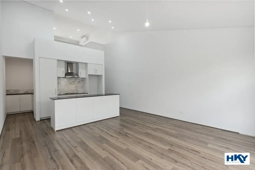 Modern 2x2 Home with Secure Garage in Prime Ellenbrook Location!