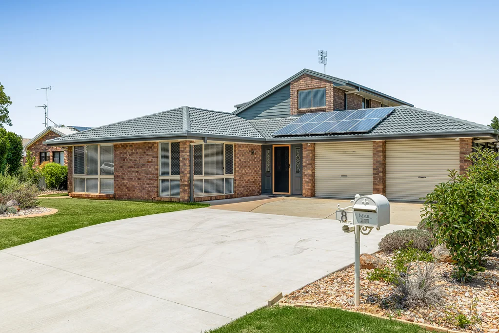 8 Qantas Court, Wilsonton, QLD 4350