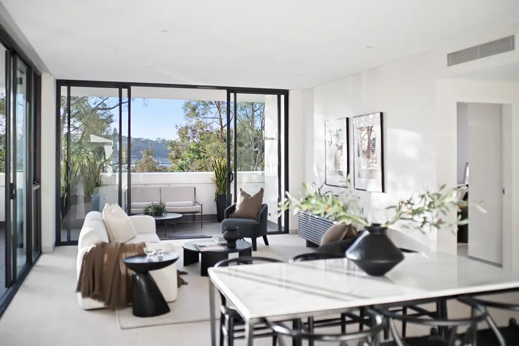 Pyrmont 2غرفة نوم Sunlit Corner Retreat with Sweeping Parkland & Bay Views