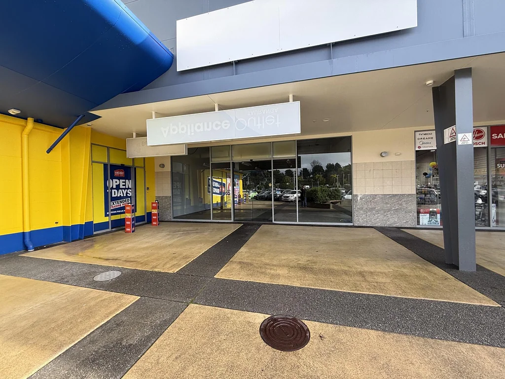 Tauranga South Move in before Christmas - Fraser Cove Retail