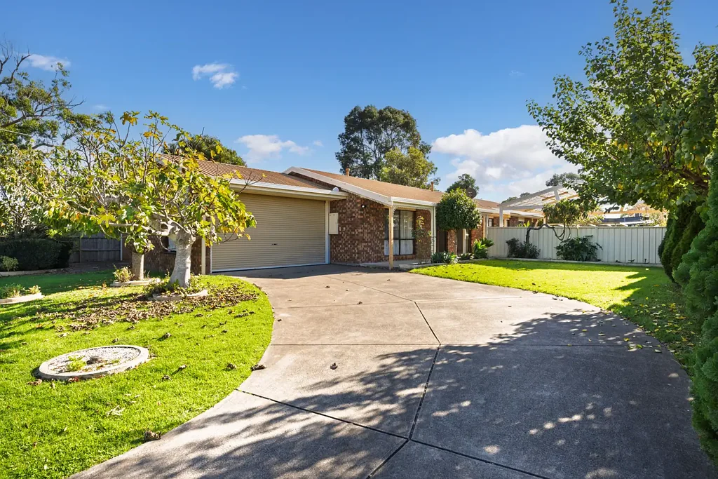 Charming Family Home in Heart of Sale