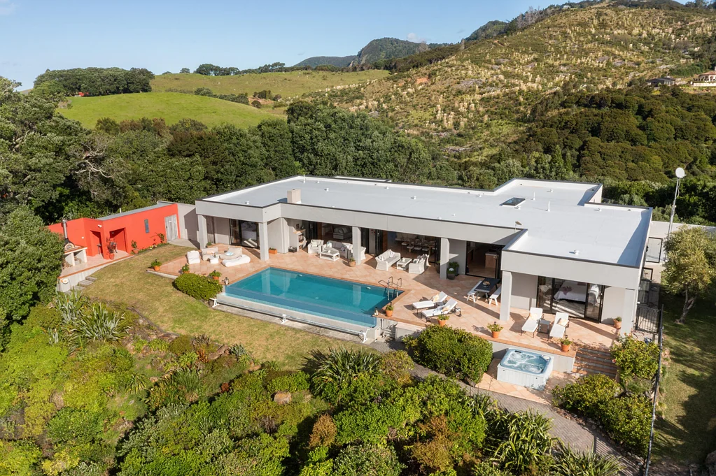 Whitianga 5房  Private Coastal Estate with Panoramic Ocean Views