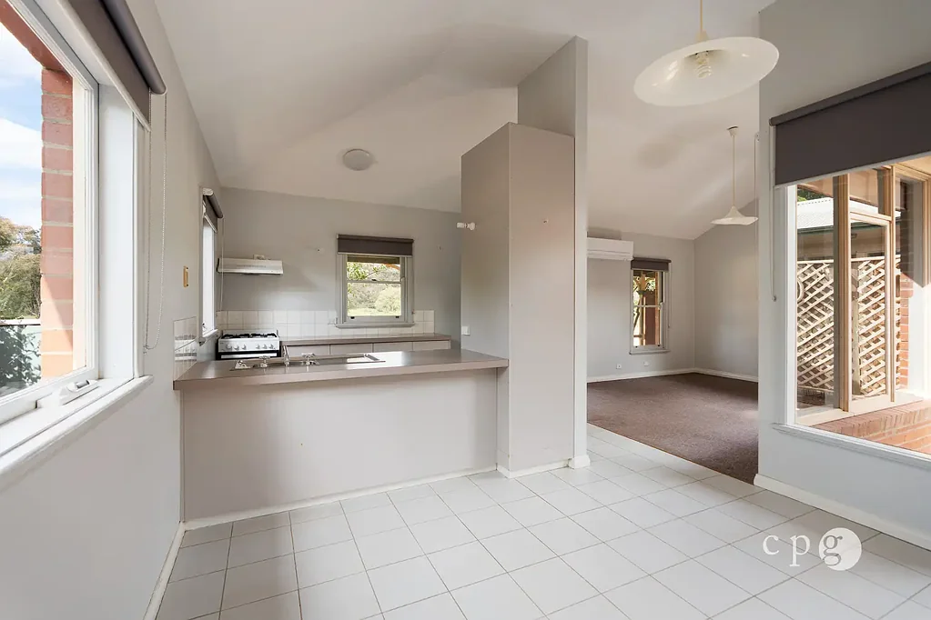 2/21 Van Heurck Street, Castlemaine, VIC 3450
