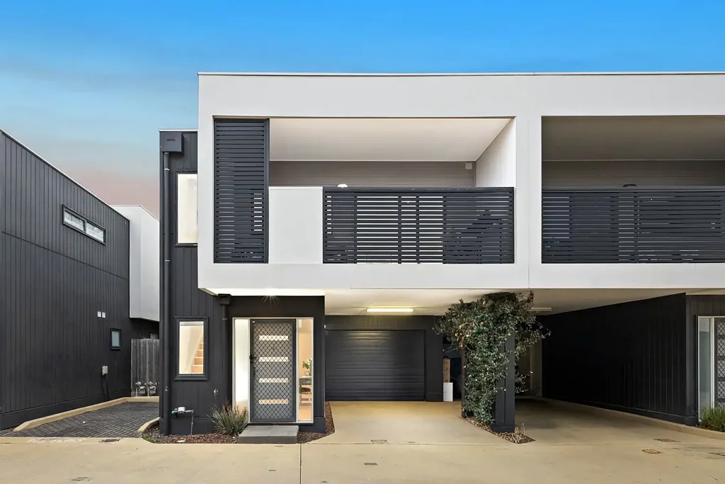 Rowville 3chambre Modern Low-Maintenance Living in a Convenient Rowville Setting