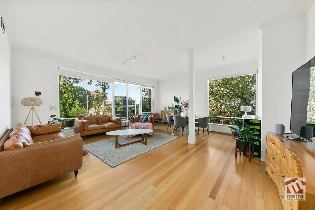 ELEGANT PENTHOUSE WITH AMAZING ROOFTOP RETREAT! FURNISHED/UNFURNISHED OPTION AVAILABLE!