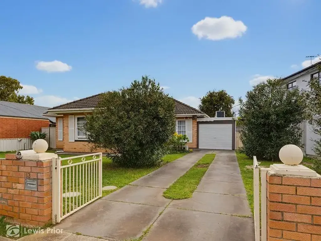 Ideally Located Family Home Close to Beach and Transport