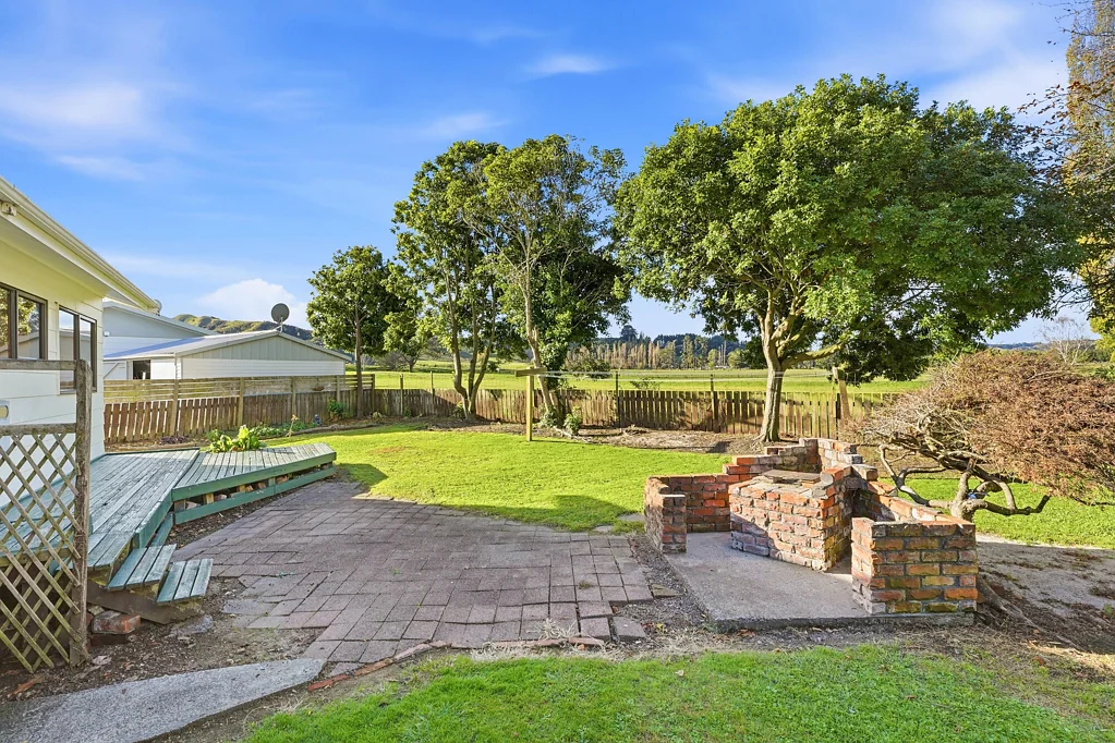 Aramoho 3房  Solid 3 Bed Home & Carport, Peaceful Rural Outlook
