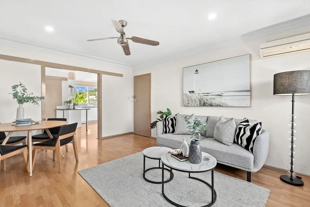 West Ryde 2ਬੈੱਡਰੂਮ Renovated interiors | Top-floor position | Boutique complex | Ultra-convenient location | Strong future upside