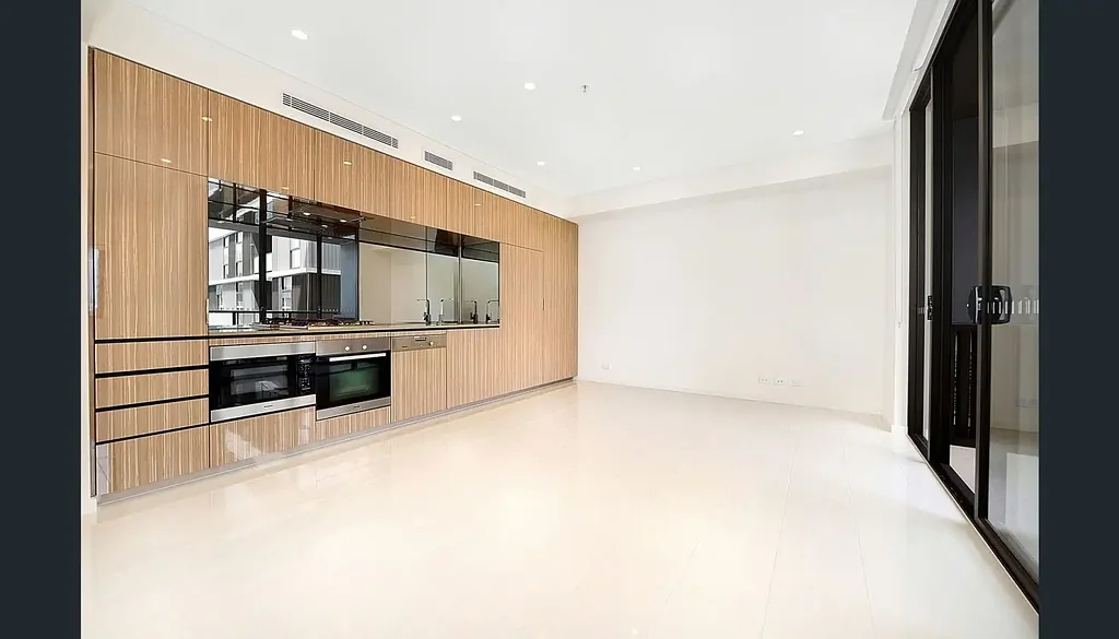 Luxurious one bedroom apartment with secure parking