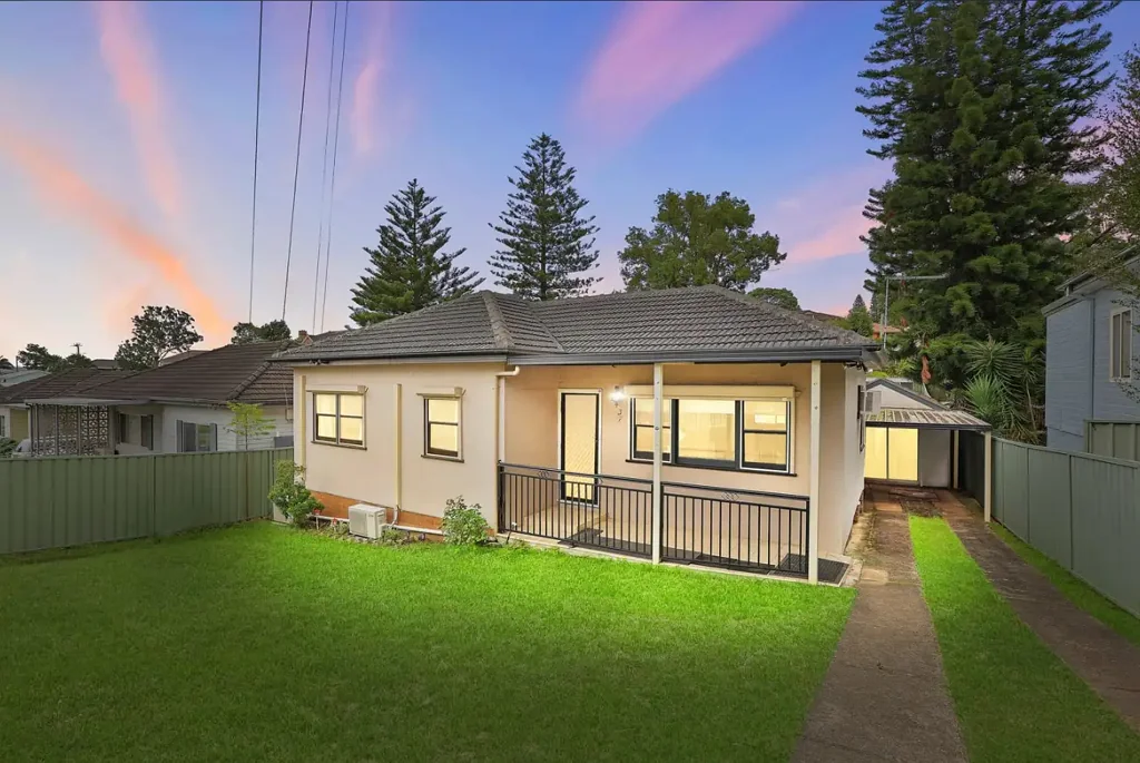 Neat & Tidy Three Bedroom Home + Retreat!