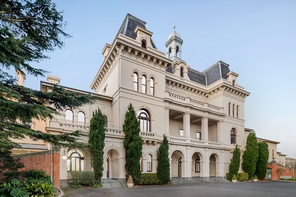 A stylish inner-city escape in the sprawling Willsmere Estate
