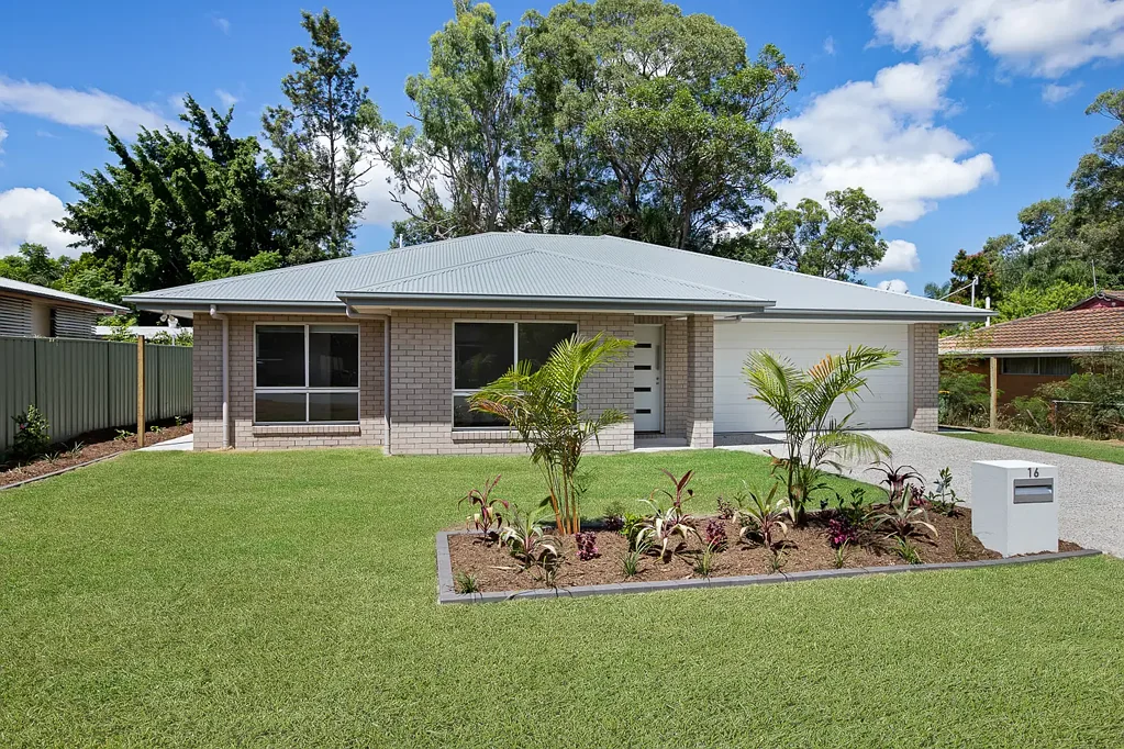 Modern Family Living in the Heart of Loganlea