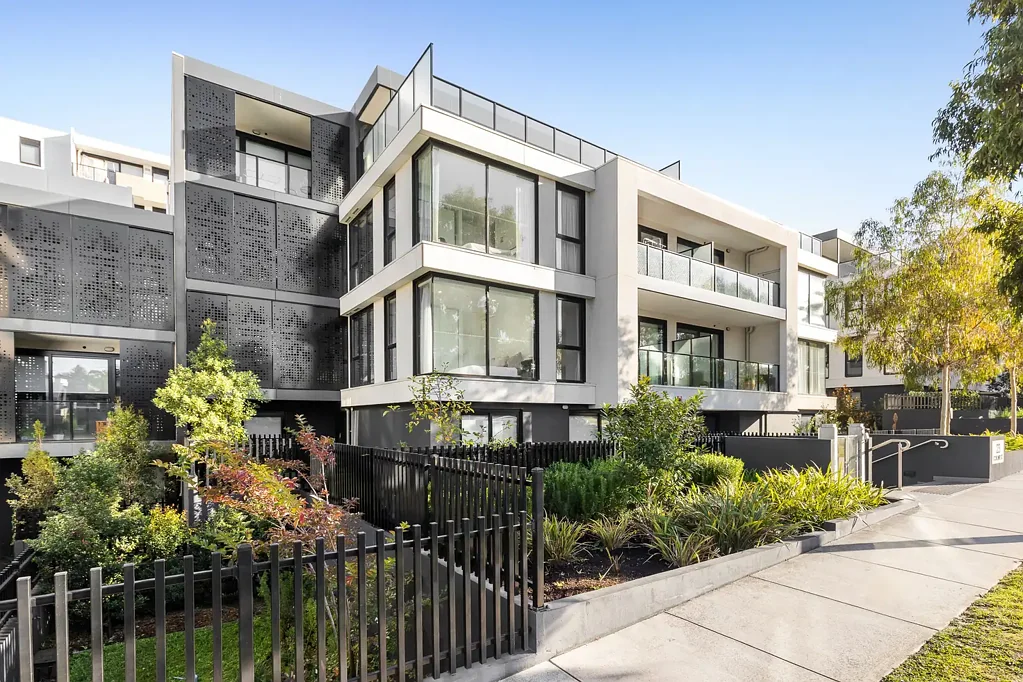 Chadstone 2Moenga Light-Filled Urban Haven in Lifestyle-Rich Chadstone